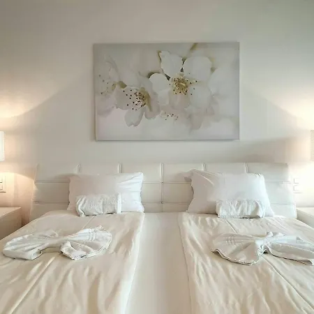 Residenza Vivian Deluxe * Локарно